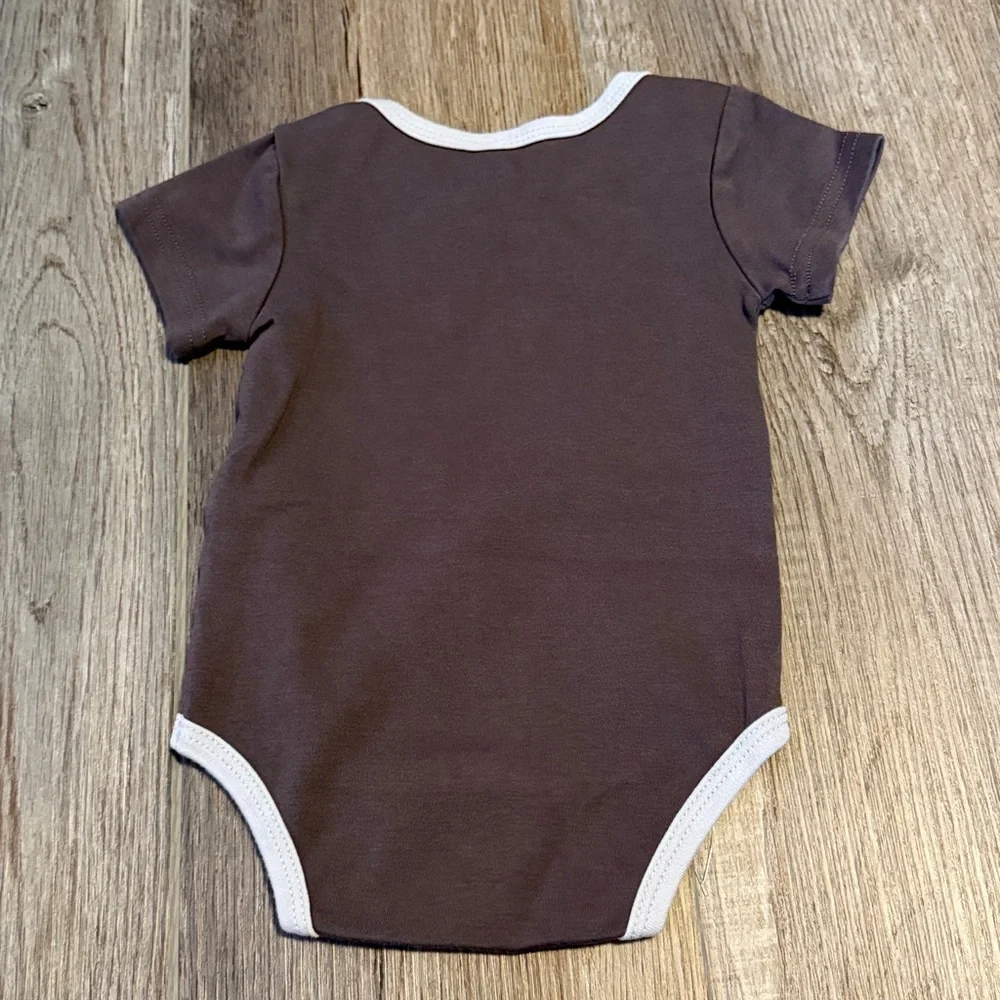 Gray Baby Onesie with 'Pulled an All Nighter with my MOM' Print